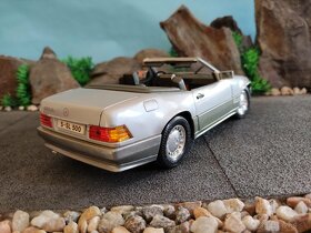 prodám model 1:18 mercedes benz Sl500 1989 - 3