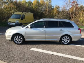 Toyota Avensis Combi 2.2 D-Cat - 3