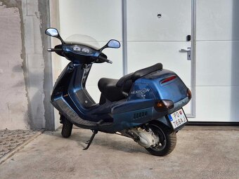 skúter Piaggio Hexagon LX - 3