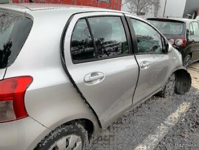 Rozpredam Toyota Yaris 1.0 51kw 1KR-FE - 3