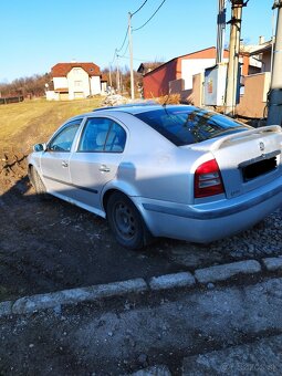 Rozpredám na ND Škoda Octavia 1 1,6 benzín - 3