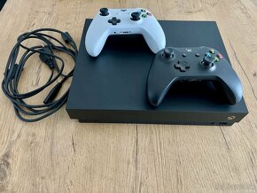 Xbox One X 1 TB - 3