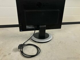 LG LCD monitor 19” - 3