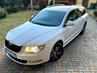 Škoda Superb II Combi 2.0 TDI (2013) - 3