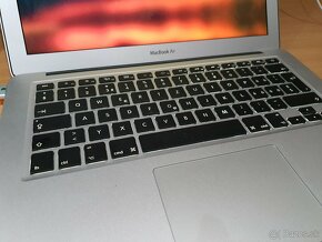 Apple MacBook Air Late 2010 - 3