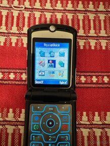 Motorola RAZR V3 - 3