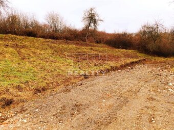 Krásny, slnečný, stavebný pozemok 2000m2 na periférii... - 3