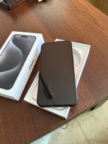 Iphone 15 Pro Max 256 GB čierny titán - 3