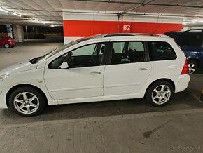 Predám Peugeot 307sw 1.6hdi panórama - 3