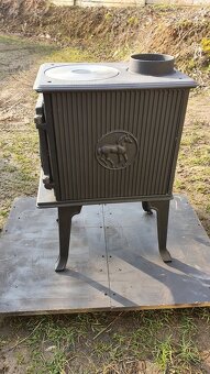 Liatinové kachle Jotul F 601 N čierný lak - 3