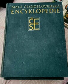 Malá československá encyklopédia - 3