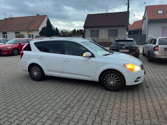 Kia ceed 2010 1.6 crdi - 3