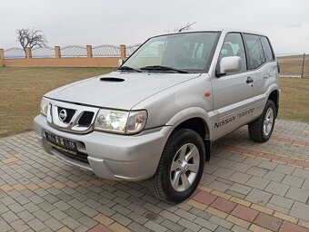 Nissan Terrano 2.7 TDi Sport 4x4 - 3