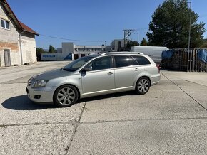 Predám Toyota Avensis 2.2 110kW - 3