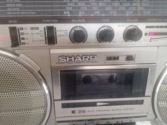 Predam radio kazetak Sharp - 3