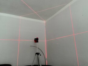 12 líniový PROFI 3D krížový samonivelačný laser DEKO červený - 3