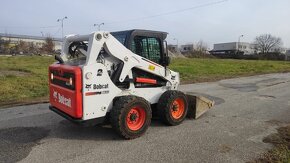 Šmykový nakladač Bobcat S650. - 3