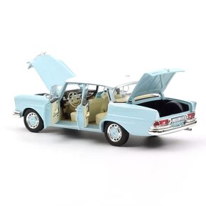 Mercedes-Benz 220 S /1965/ light blue, 1:18 Norev[ - 3