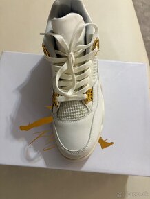 Jordan 4 metalic gold - 3