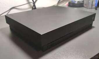 Xbox One X 1TB - 3