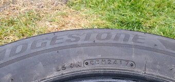 Predám 2ks zimné  Bridgestone  195/65 R15 - 3