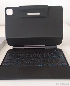 ESR Rebound Magnetic Keyboard Case - 3