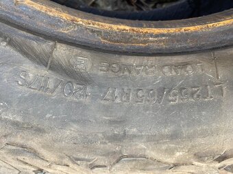 265/65 R17 BF Goodrich A/T - 3