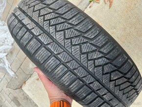 Zimne pneu. Continental 215/65 R17 - 3