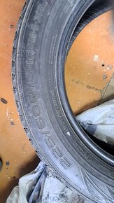 Predám 2 ks pneumatík Nokian 225/60 R18 - 3