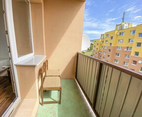 NA PREDAJ | 2 izbový byt s balkónom, 53 m2, Pod Vinicou - 3