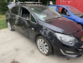 Rozpredám Opel Astra J ST sedan manuál automat - 3