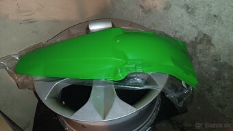 Zadný blatník nový, nepoužitý na Kawasaki kxf - 3