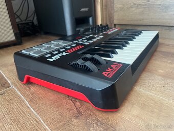 Akai MPK225 - 3