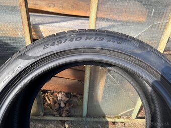 Letné pneumatiky Pirelli 245/40 r19 - 3