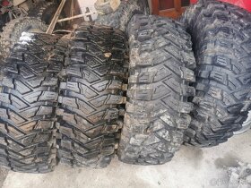 Predám maxxis trepador competition 40 ×13,5 r17 - 3