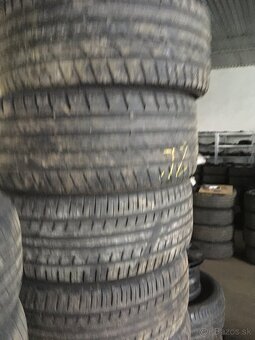 225/45R17 - 3