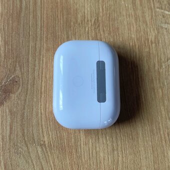 AirPods Pro 2, nabíjacie púzdro a ľavé sluchátko - 3