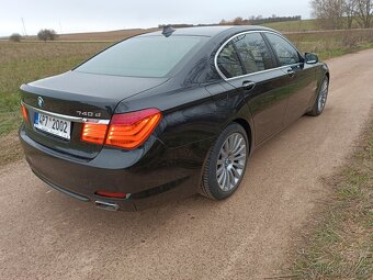 BMW 740d 4x4 Noční vidění,ACC,Nez.Topení 199t km 2011 - 3