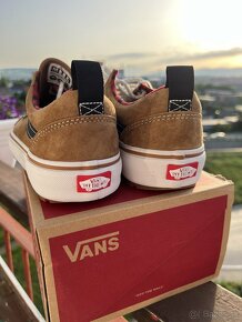 Vans. - 3