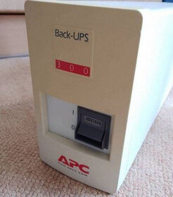 APC Back-UPS 500 - 300W  500 VA - 3