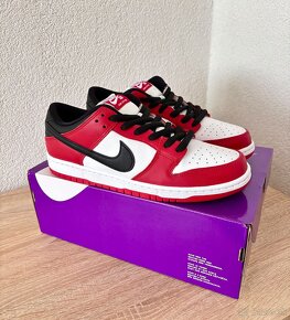 Nike SB Dunk Low Chicago - 3