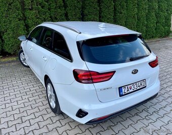 KIA Cee’d Sporty Wagon 1.6 CRDi 136k First Edition - 3