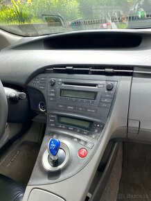 Radio pre Toyota Prius 30 - 3