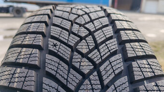 Zimné pneu 215/55 R17 --- GOOD YEAR - 3