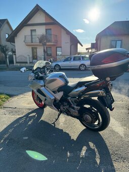 Honda VFR 800 '06 - 3