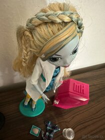 Lagoona Science lab monster high - 3