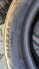 Predám 205/60R16 - 3