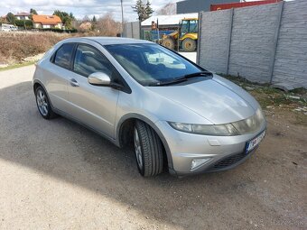 Predám Honda Civic 8g 1.8VTEC, 103kW - 3