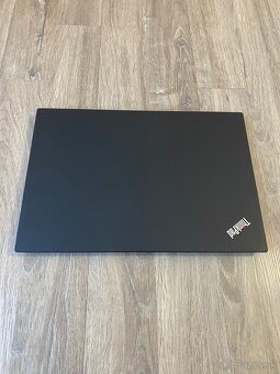 Lenovo T15 - 16GB RAM,256GB SSD, i7 CPU, 15,6” dotyk.displej - 3