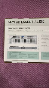 Arturia KeyLab Essential 49 MIDI keyboard White - 3